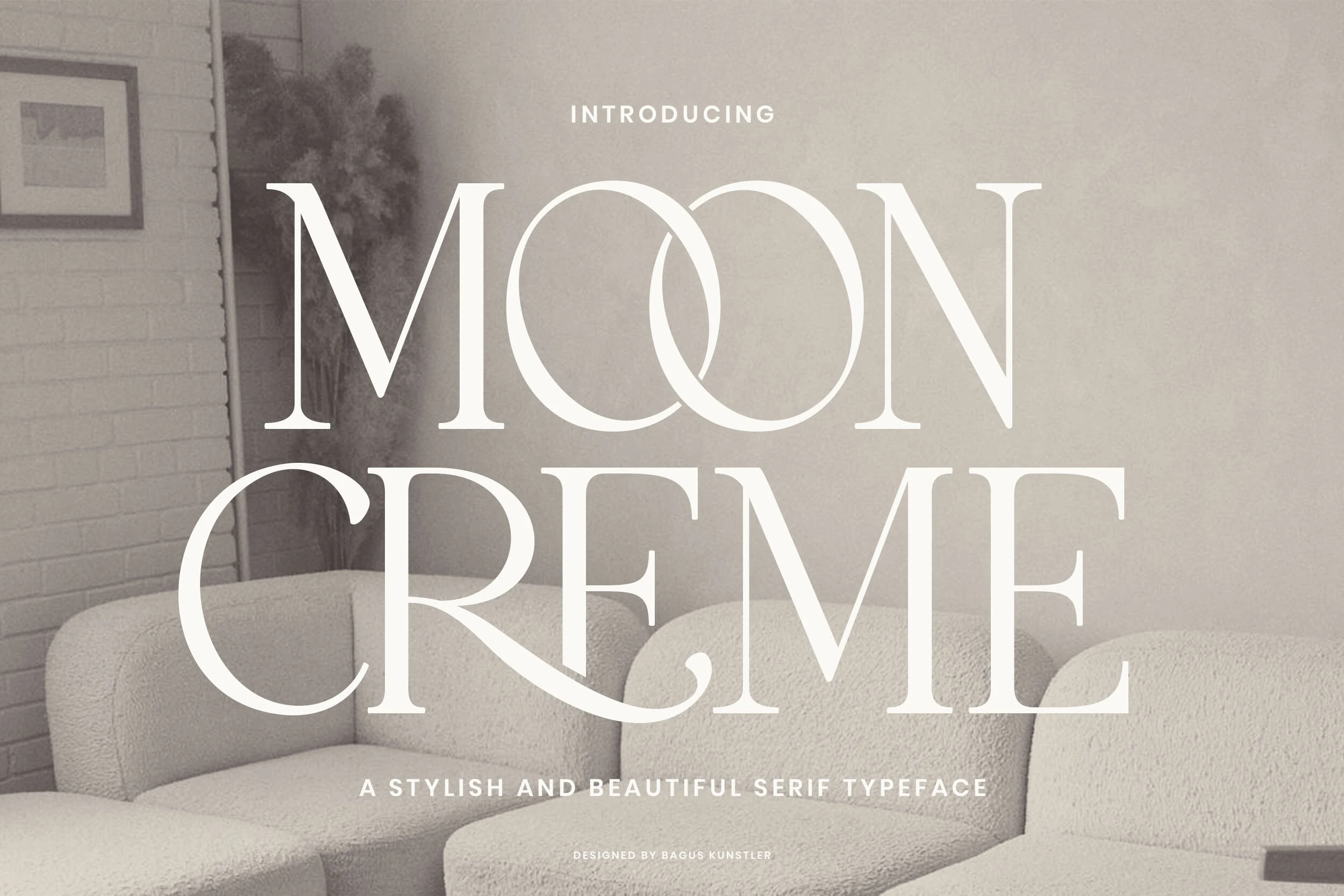 Moon Creme Font preview with high-contrast serif letters, fine hairlines, and interlocking O shapes